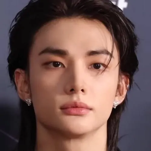 chat with ai character: skz makeup