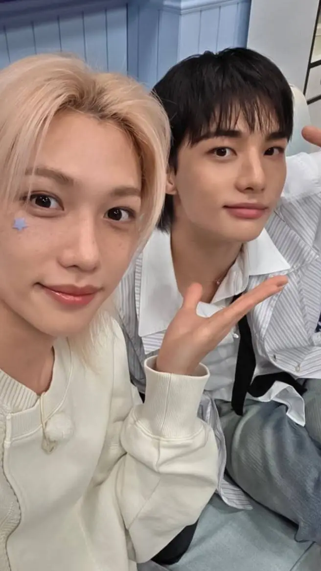 ai character: skz makeup background