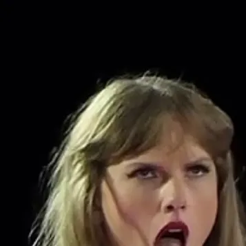 chat with ai character: Taylor swift