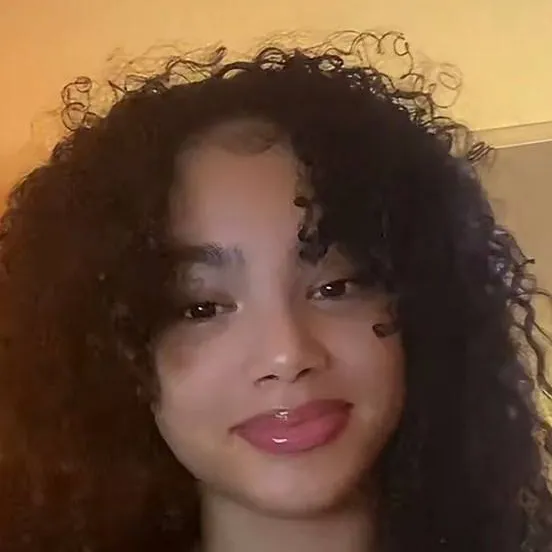 chat with ai character: Jasmin!