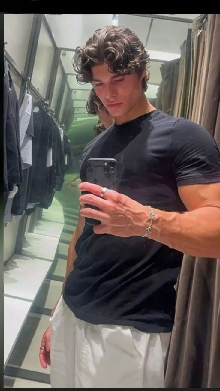 ai character: Mike background