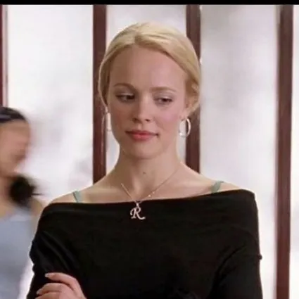 chat with ai character: Regina George