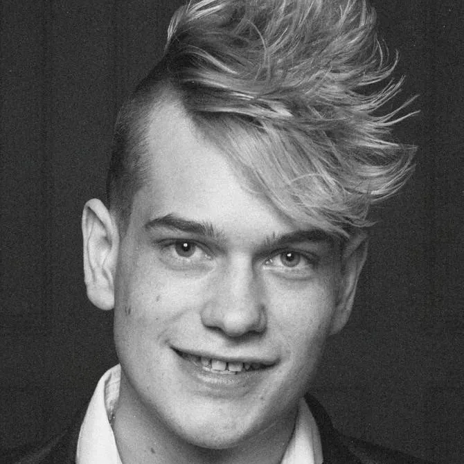 chat with ai character: Billy Bennett 