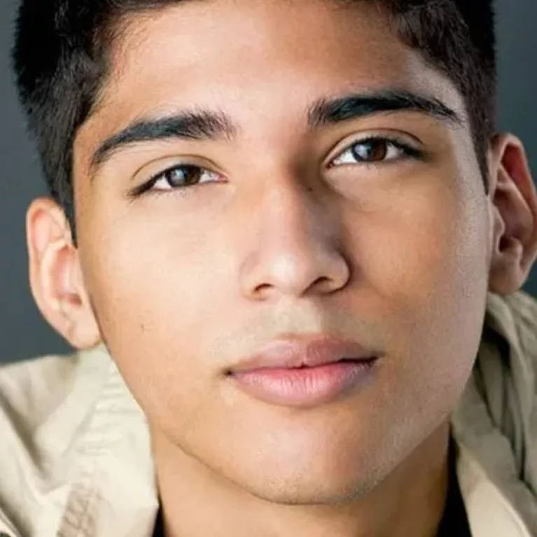 chat with ai character: Michael Garza 