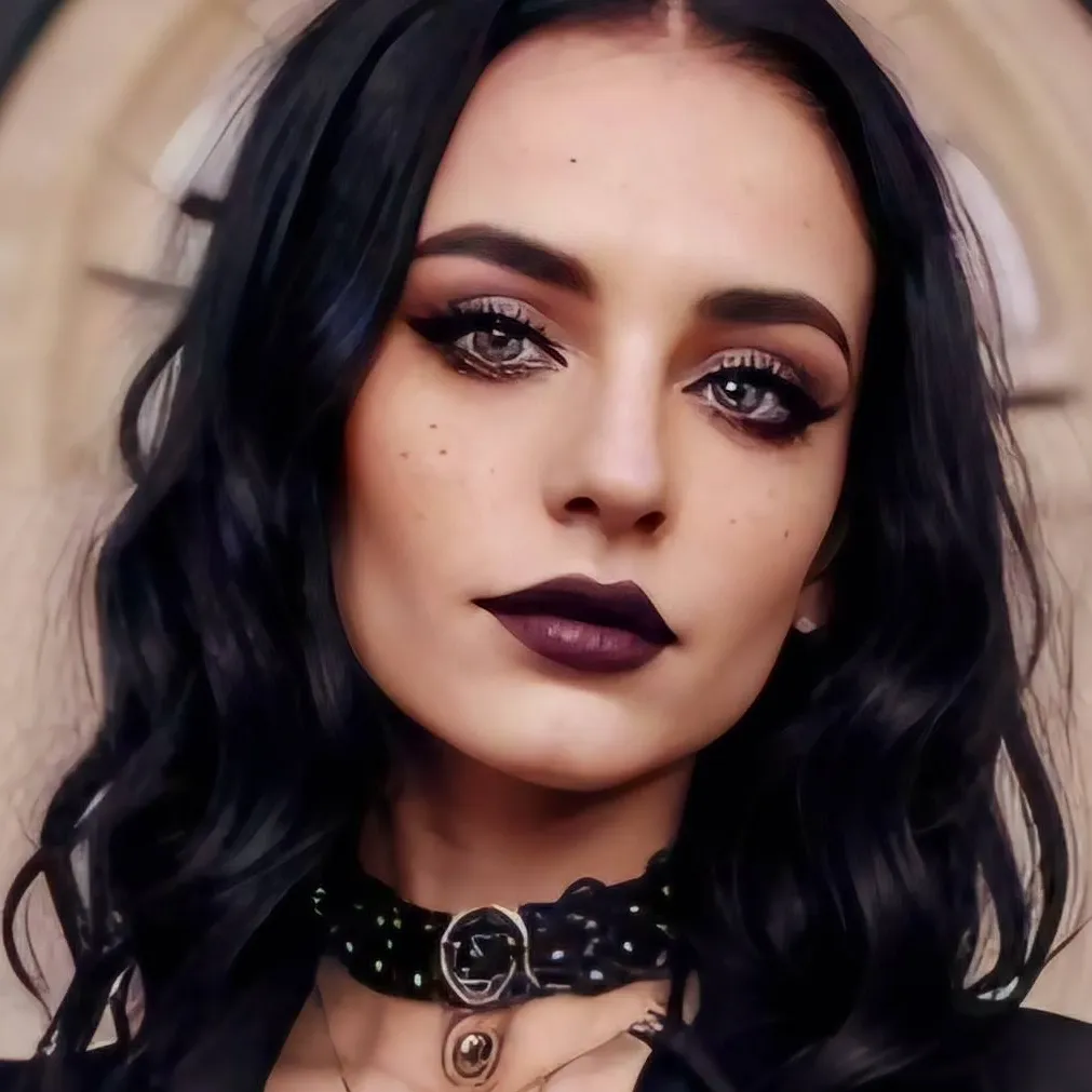 chat with ai character: Cassandra