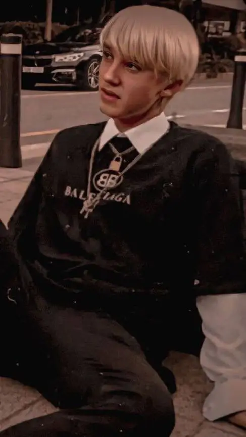 ai character: draco malfoy~ background