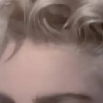 chat with ai character: Madonna 