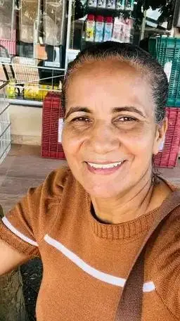 ai character: Tereza  background