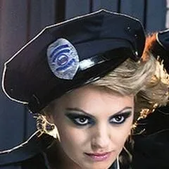 chat with ai character: mãe Karina 