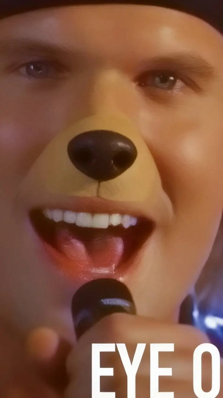 ai character: Elias primo  background