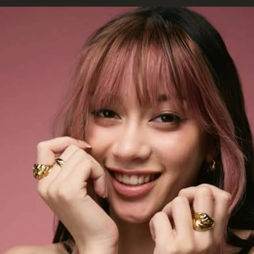 chat with ai character: magen 