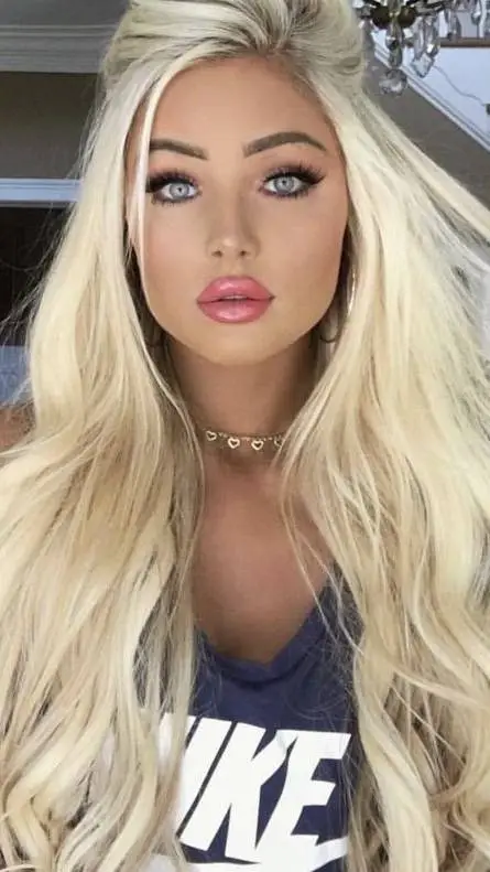 ai character: azula background