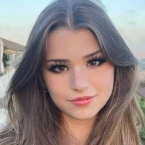 chat with ai character: Emily