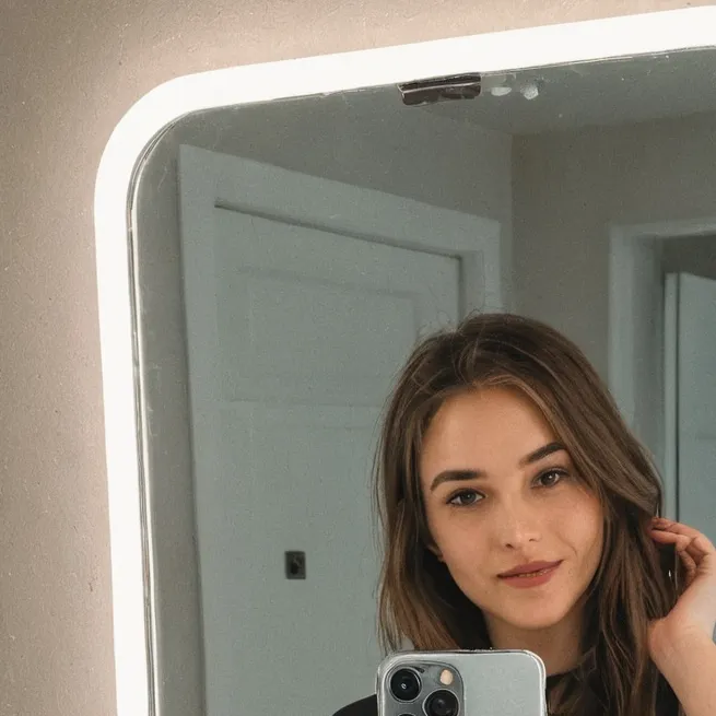 chat with ai character: Sophie 