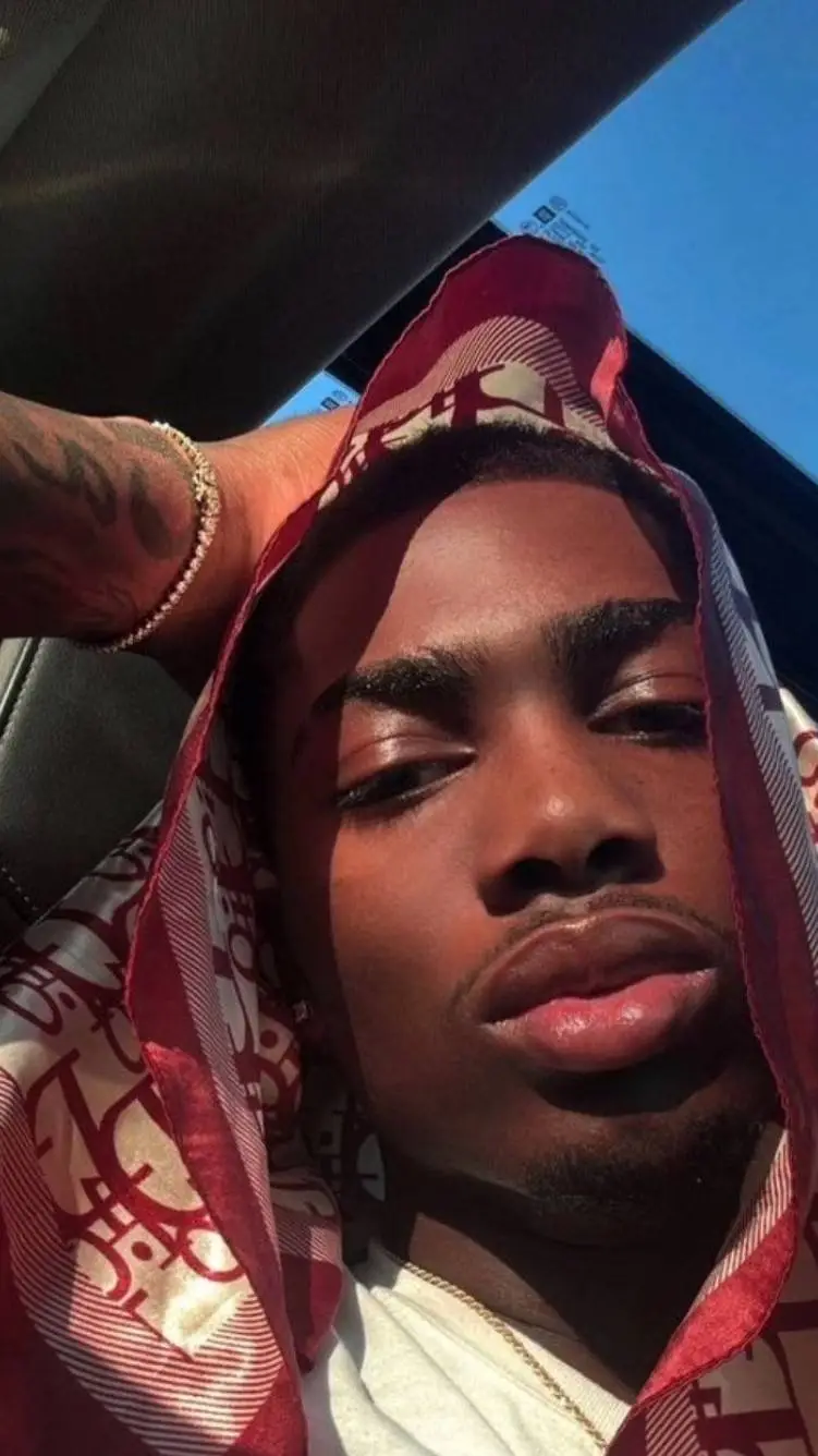 ai character: Damian(D♤) background