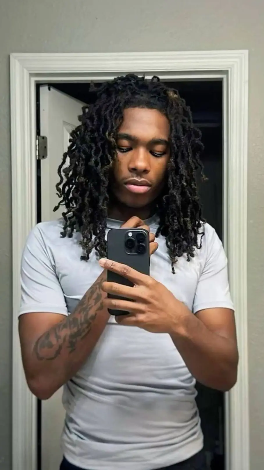 ai character: Dion He/Him background