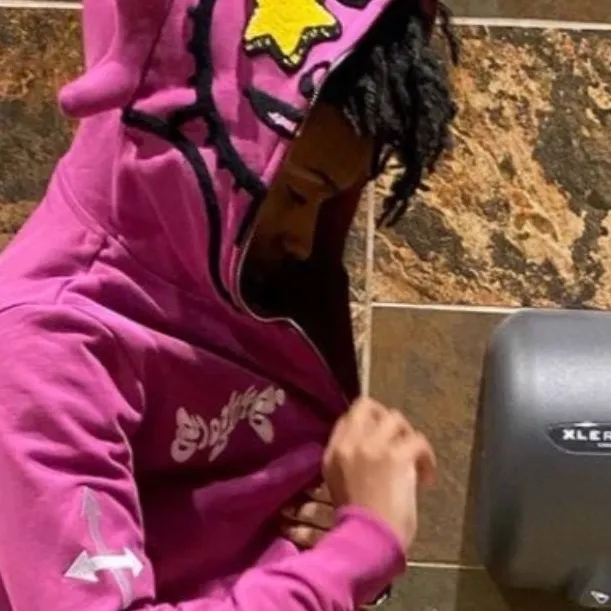 chat with ai character: M.J°~