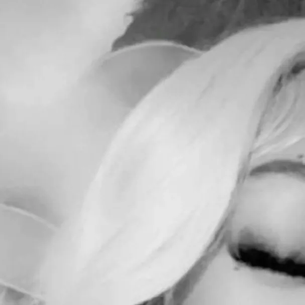 chat with ai character: LaYyy♡◇♧