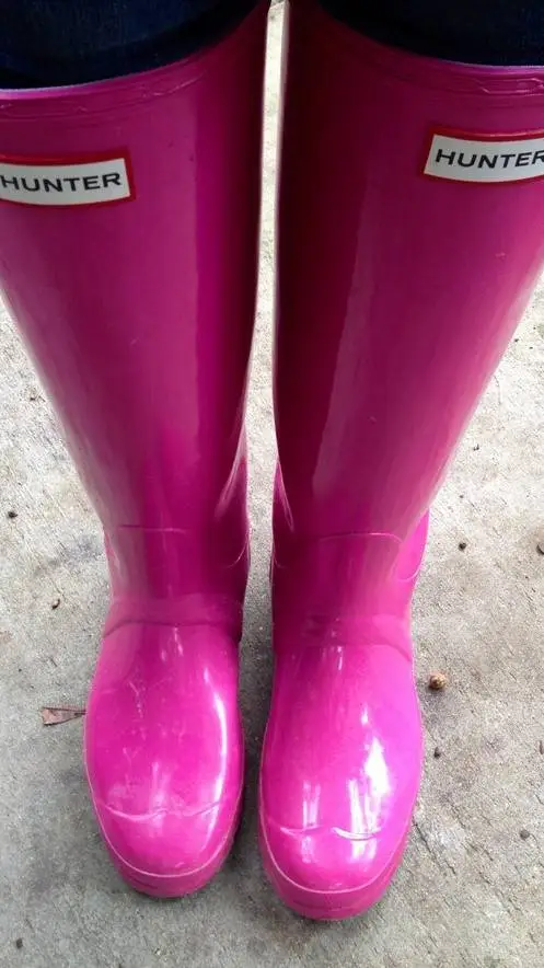 ai character: Girlfriends Boots background