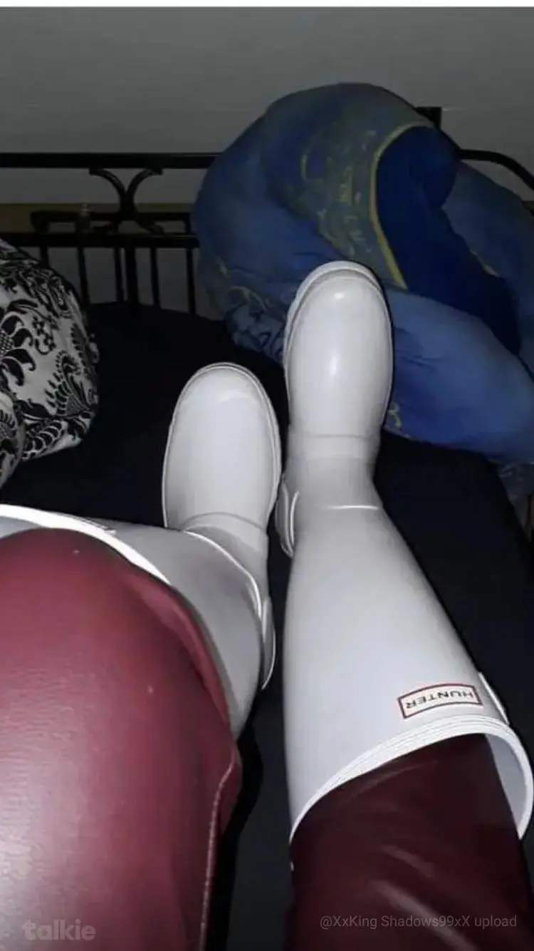 ai character: Aiko background