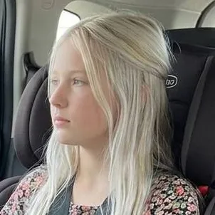 chat with ai character: Daughter/Caitlyn