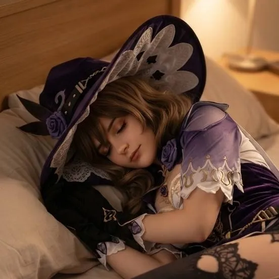 chat with ai character: Sleeping Lisa