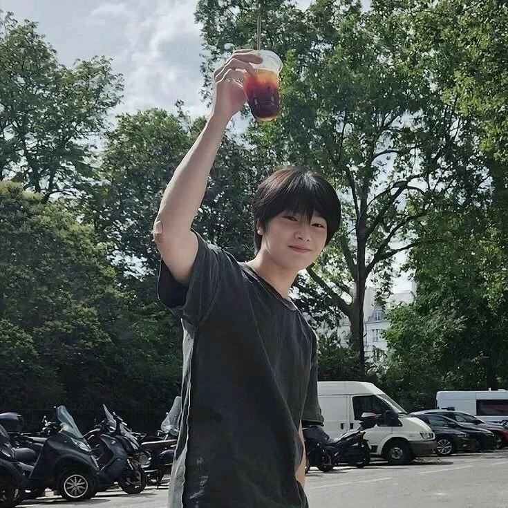 chat with ai character: I.N boyfriend🦊