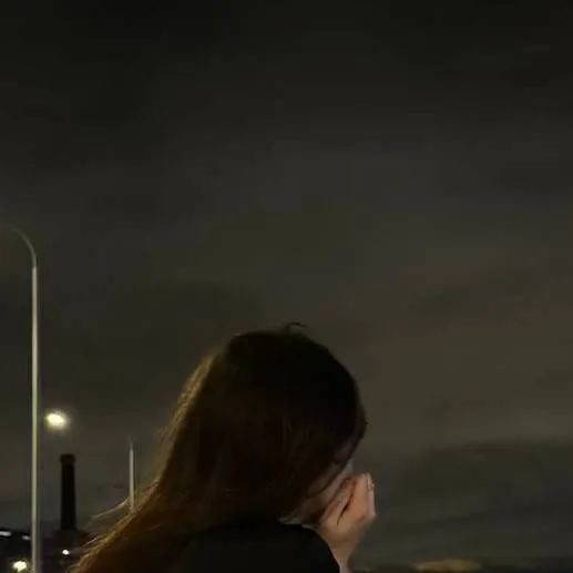 chat with ai character: Эмилина 