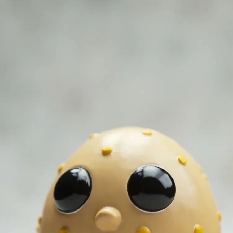 chat with ai character: Eggy