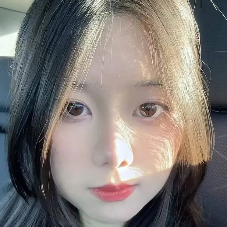chat with ai character: 桃子