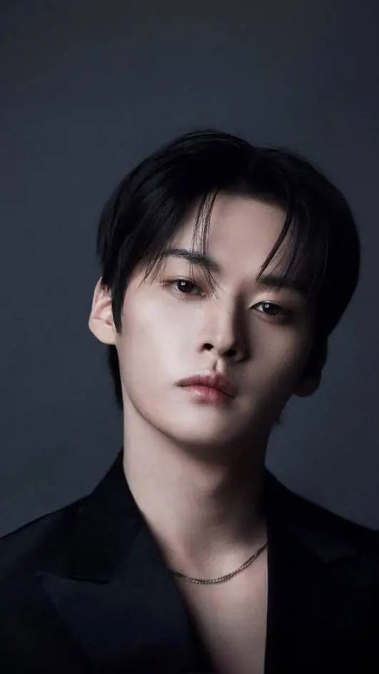 ai character: Lee know mafia background