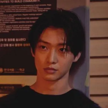 chat with ai character: Minho
