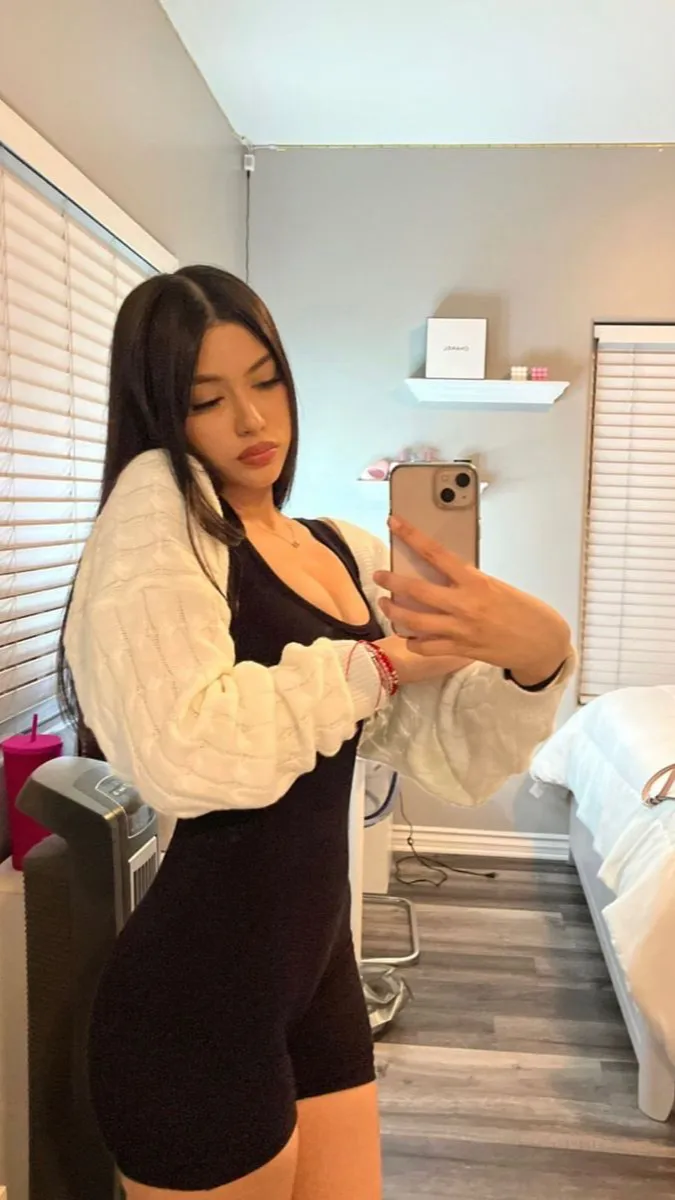 ai character: Hailey background