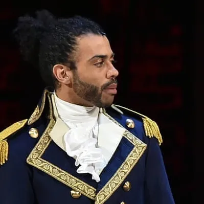 chat with ai character: Marquis Lafayette