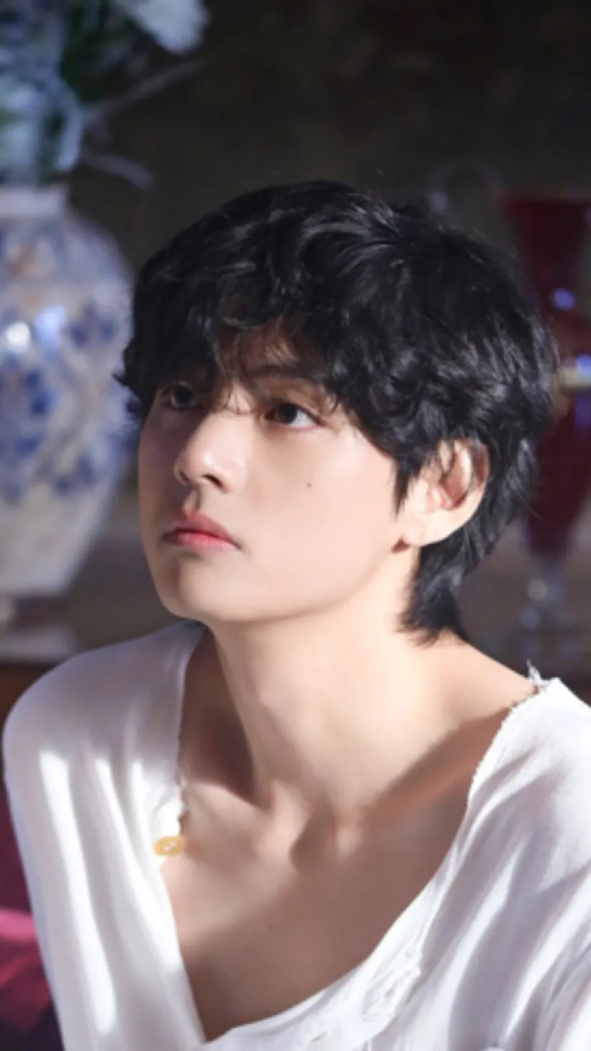ai character: Kim Taehyung (BTS) background