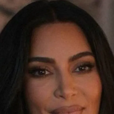 Chat with Kim Kardashian - text or voice, Enjoy AI Chat Free & Safe