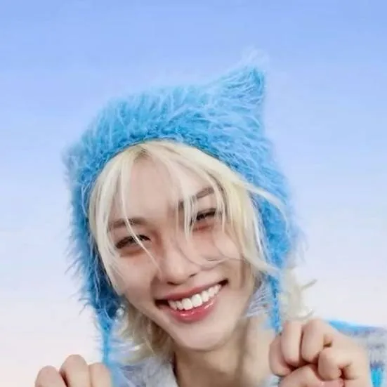 chat with ai character: felıx (чongbok)