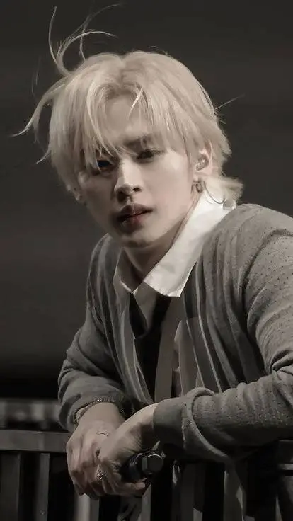 ai character: Lee know🐰 background