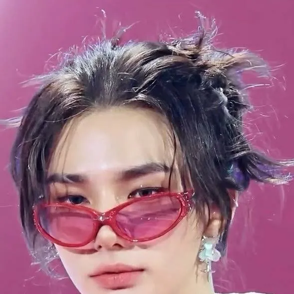 chat with ai character: Hyunjin🥟