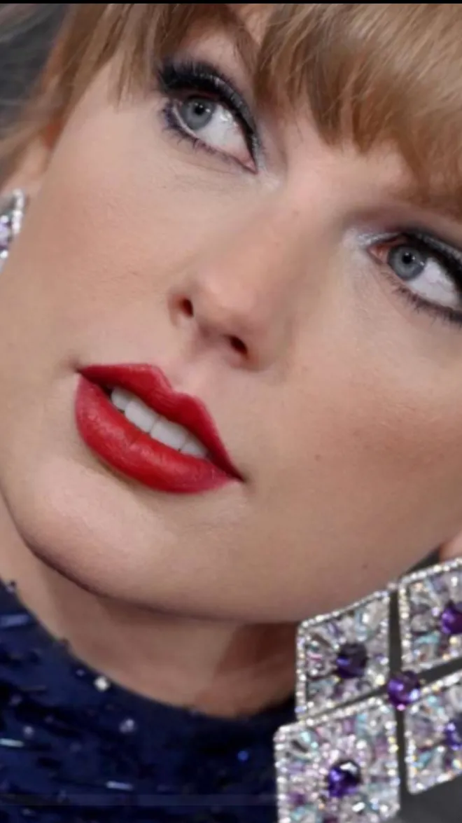 ai character: Taylor Swift ￼ background