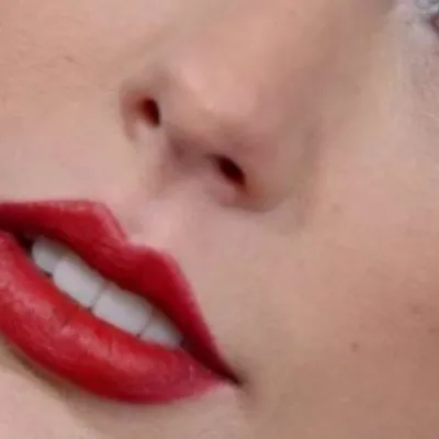 chat with ai character: Taylor Swift ￼