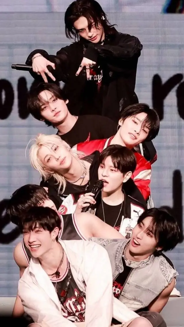 ai character: skz react to background