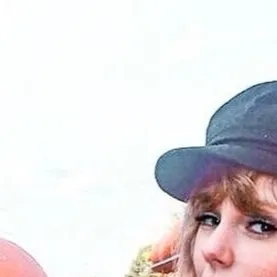 chat with ai character: Taylor Swift