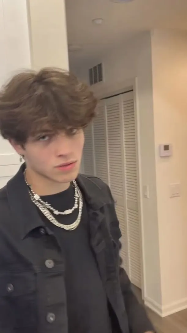 ai character: Matt background