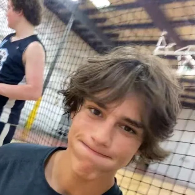 chat with ai character: Wyatt