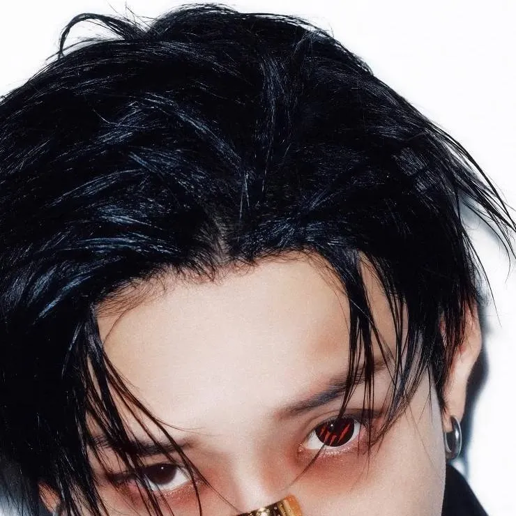 chat with ai character: Stray Kids