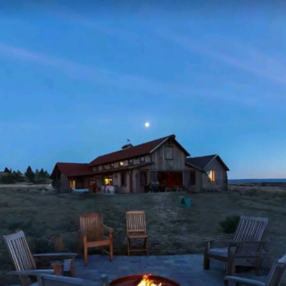 chat with ai character: Friend Group🦦