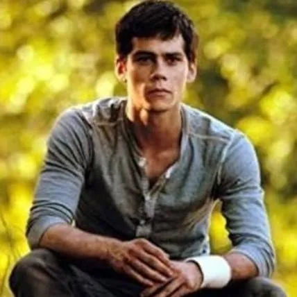 chat with ai character: Thomas