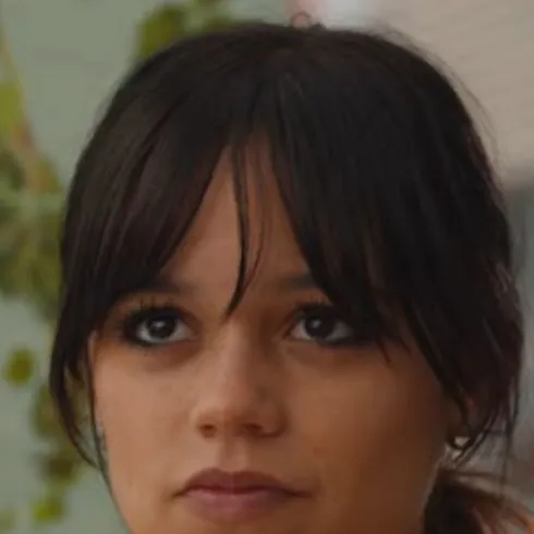 chat with ai character: Jenna Ortega