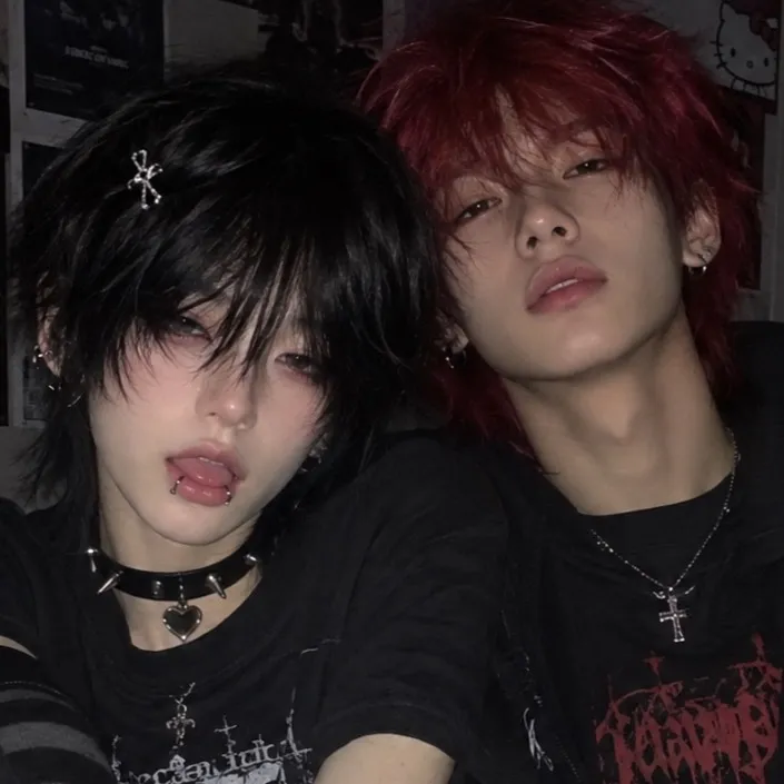 chat with ai character: Femboy/alex x jake